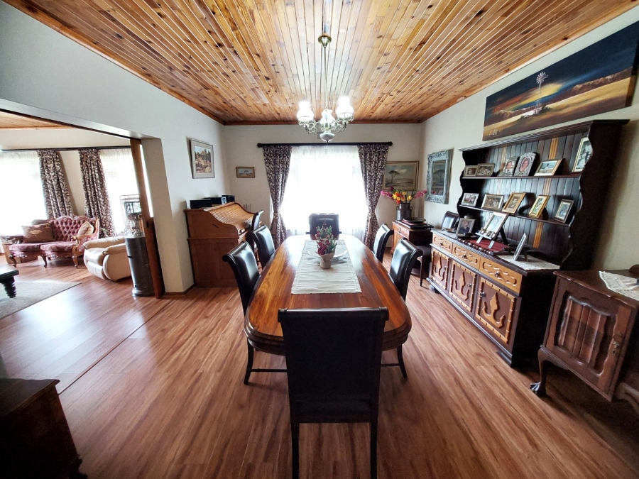 5 Bedroom Property for Sale in Oudtshoorn South Western Cape